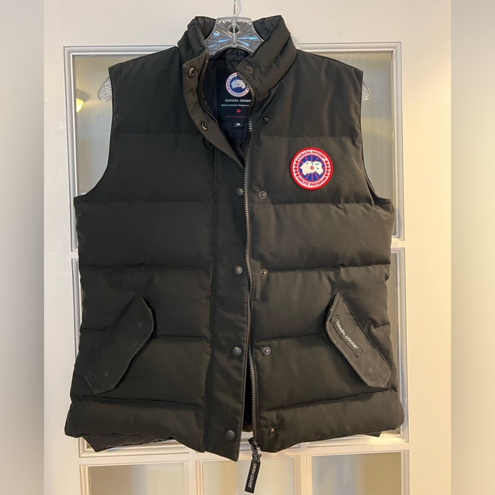 Canada Goose Vest - Size M - black